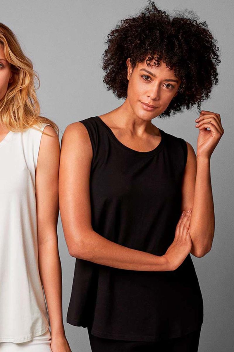 MaELISA Topp i viskostrikå, Black
