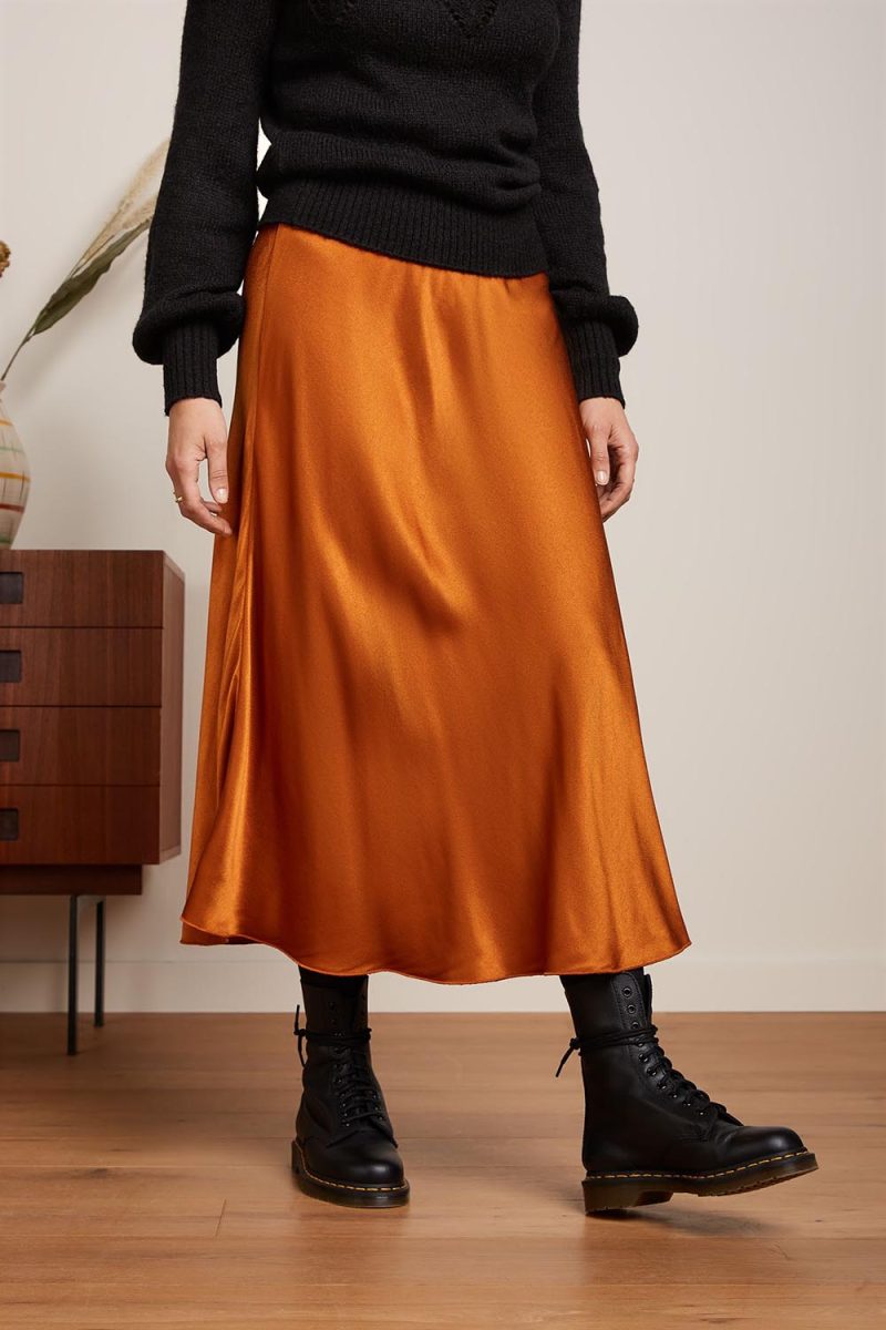 BIBI STAR Kjol i viskossatin, Maple Orange