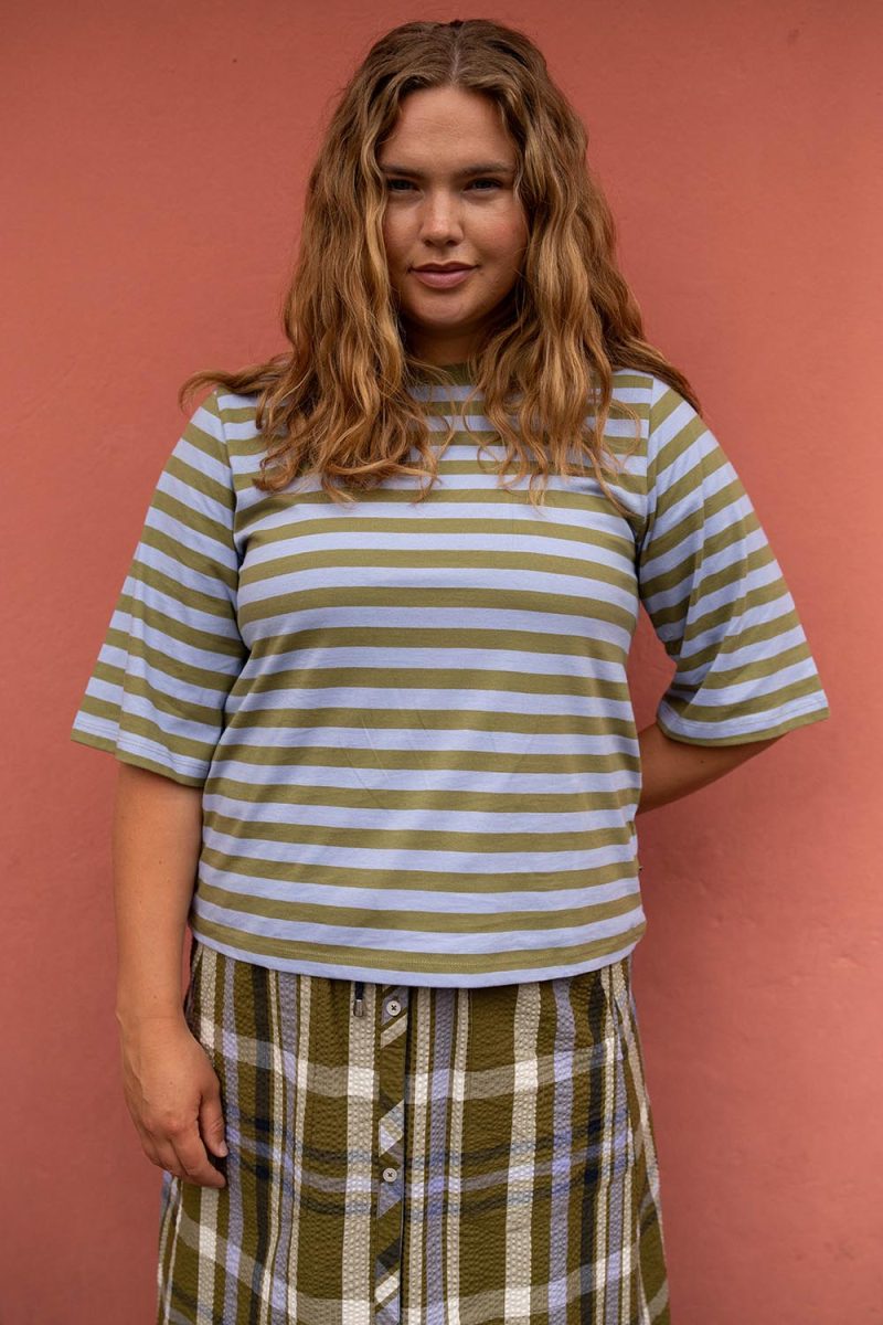 DANEBASIC T-Shirt i bomull, Olive/Lilla