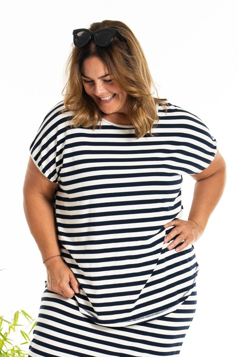 gGITTE T-shirt i viskostrikå, Offwhite/Navy