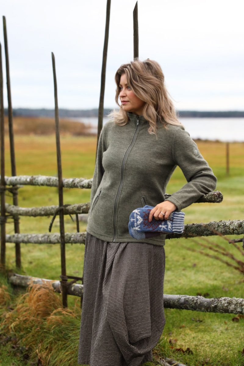 BELLA FULL ZIP Tröja i filtad ull, Lichen Green