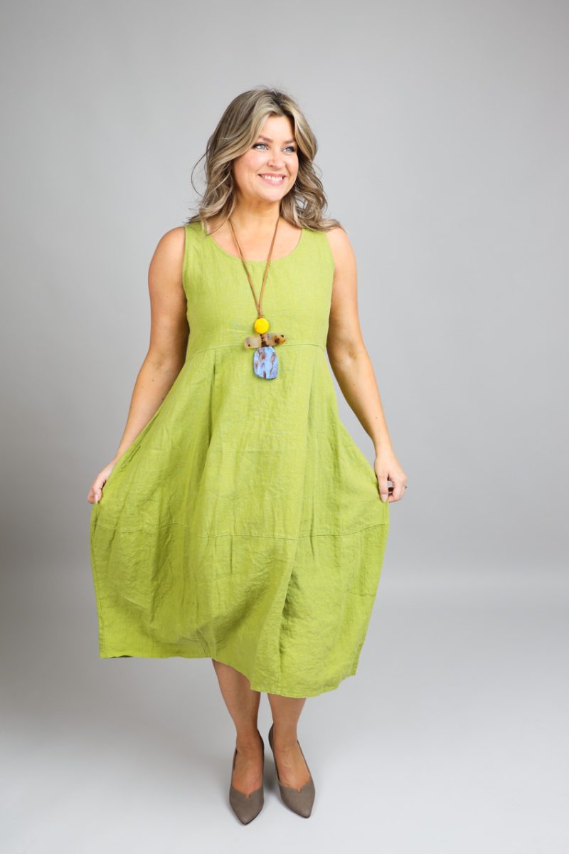 Ärmlös ballongklänning i lin, Olive