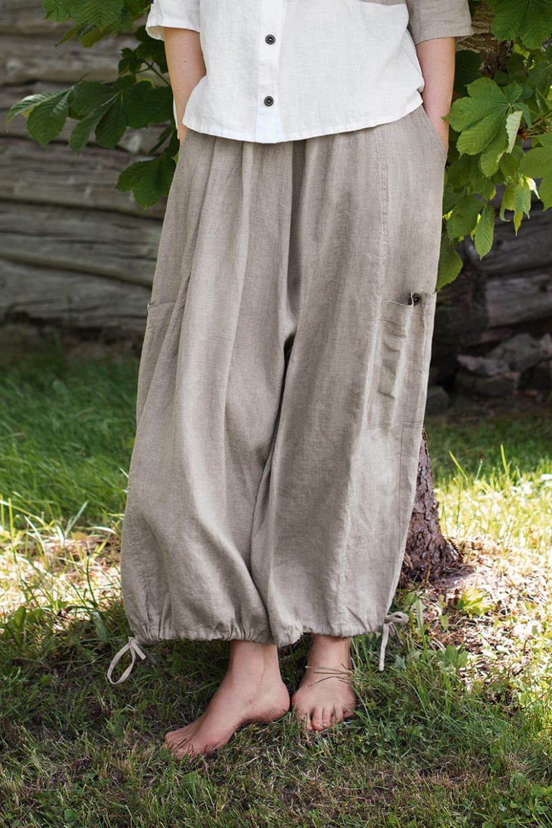 BETONG SHORT Byxor i lin, Natural