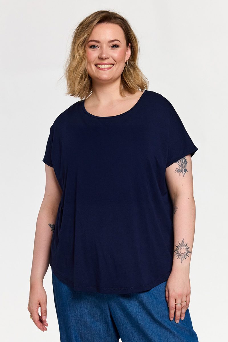 gGITTE T-shirt i viskos, Navy