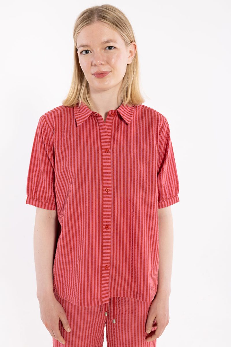DaneSYREN SEERSUCKER Skjortblus i bomulls-bäckebölja, Chili/Soft Cherry