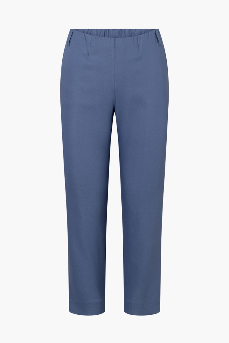 TAYLOR REGULAR CROPPED Byxor i stretchig viskos, Blue