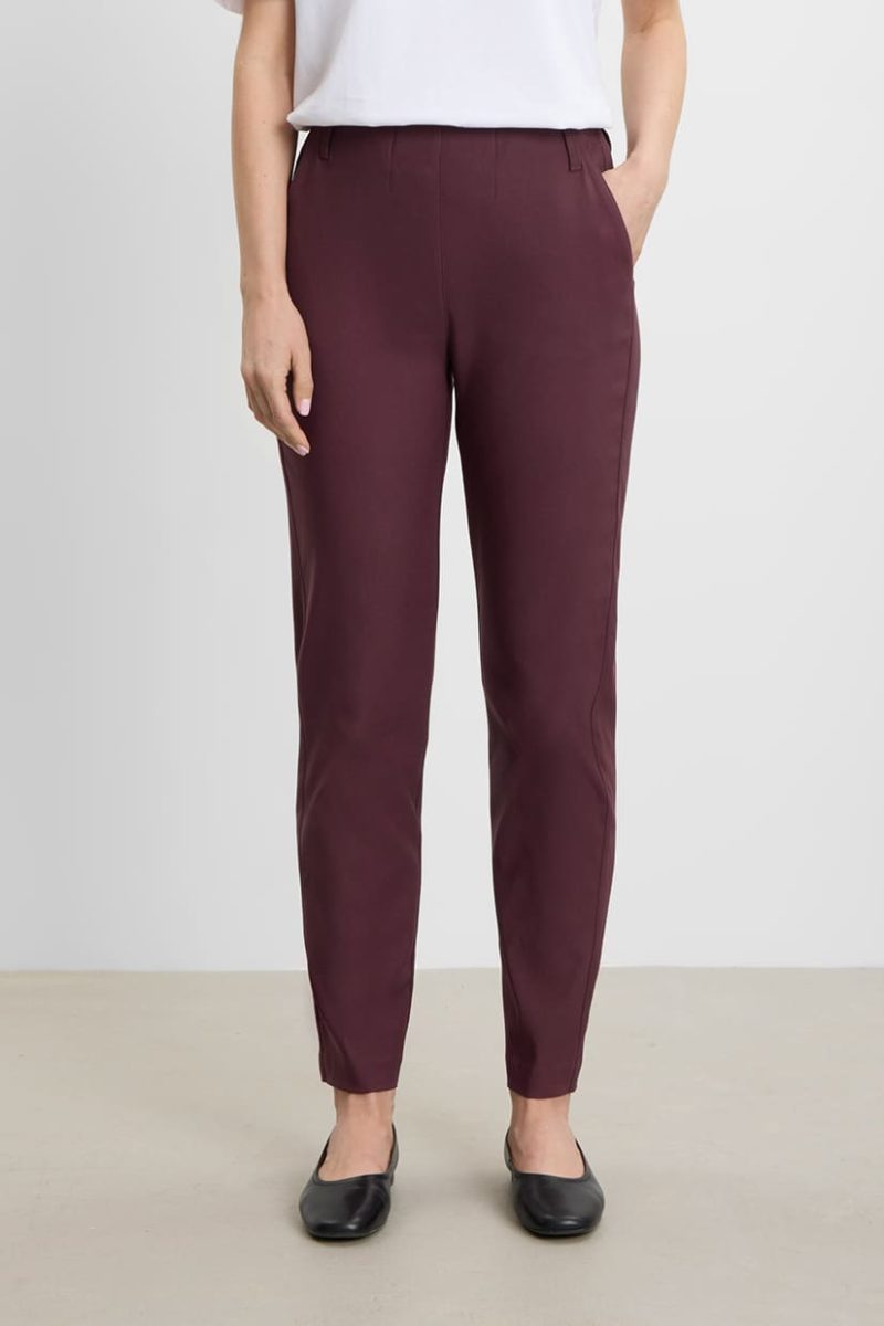 TAYLOR REGULAR SL Byxor i stretchig viskos, Dark Plum