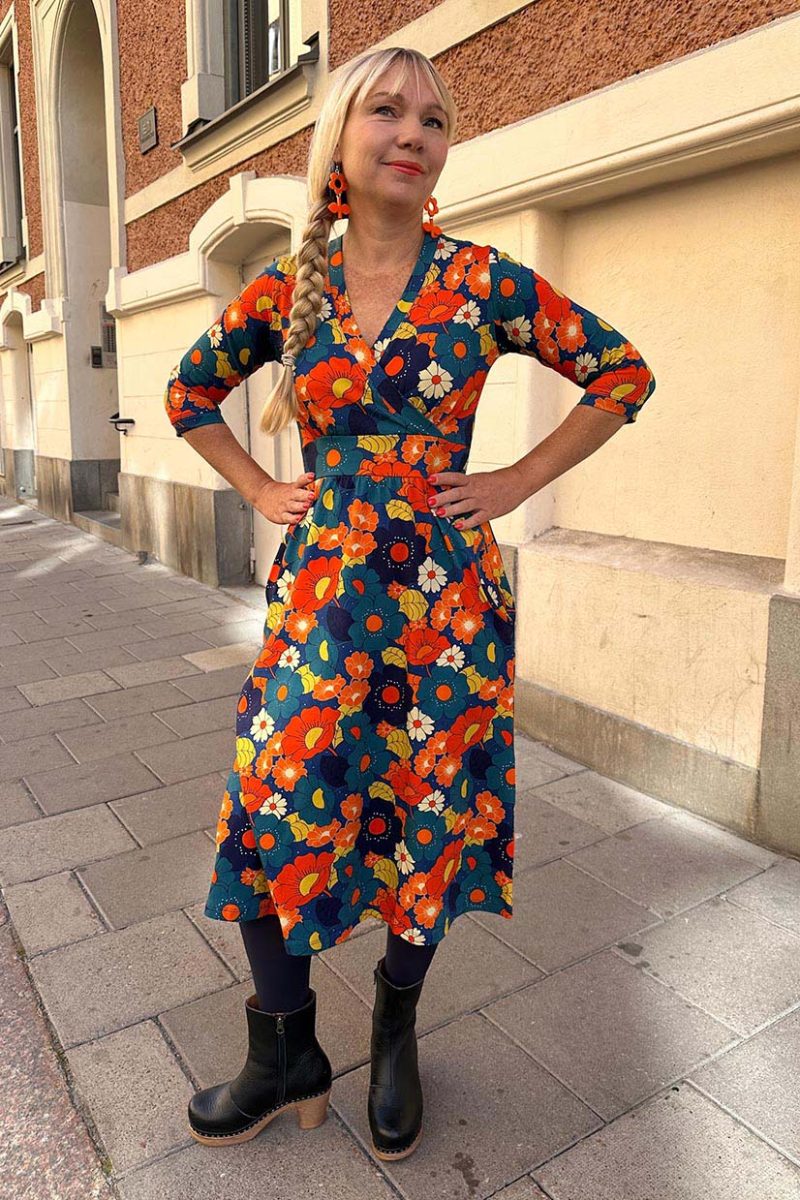 VERA Klännning i bomullstrikå, 1970 Blåorange