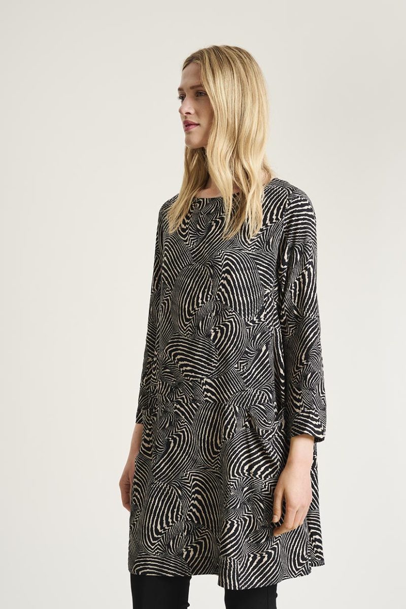 IKI Klänning i viskos, Zebra Shell
